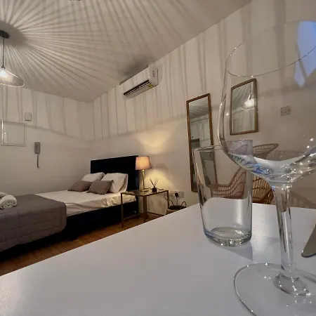 Rhea Down Town Апартаменты