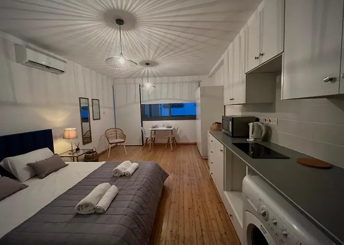 Διαμέρισμα Rhea Down Town *