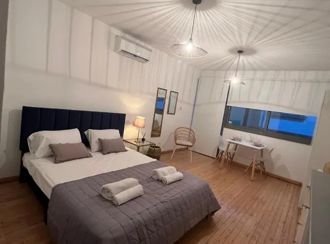 Rhea Down Town * Нікосія